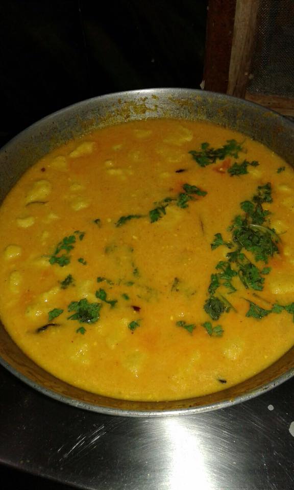 Aamat is considered as the Sambhar of Bastar region . This delectable delicacy is prepared with mixed vegetables which is cooked along with the ginger garlic paste and various spices to enhance the flavor of the dish. Traditionally, the dish has been prepared in the bamboo shoots.