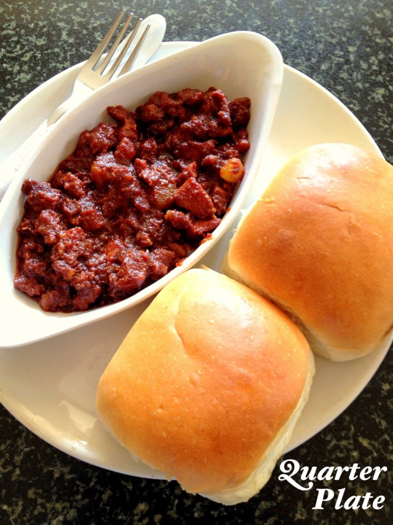 Chorizo Pav is a famous delicacy in Goa. Locals enjoy it as a breakfast item or even as a tea-time snack. Eaten with bread, this spicy pork meat preparation is made using a pre-cooked sausage, onions and potatoes.